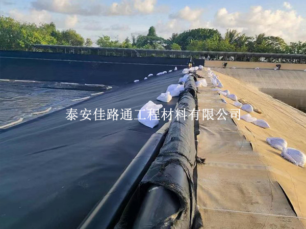 魚塘防滲膜施工成本為何有差異？這些因